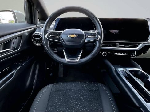 Used 2025 Chevrolet Equinox EV LT FWD image 15