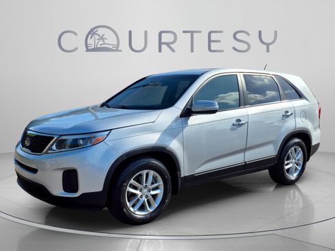 Used 2015 Kia Sorento LX FWD image 1