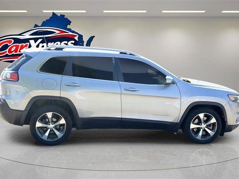Used 2019 Jeep Cherokee Limited FWD image 8