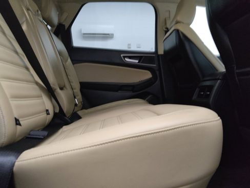 Used 2020 Ford Edge SEL AWD/4WD image 19
