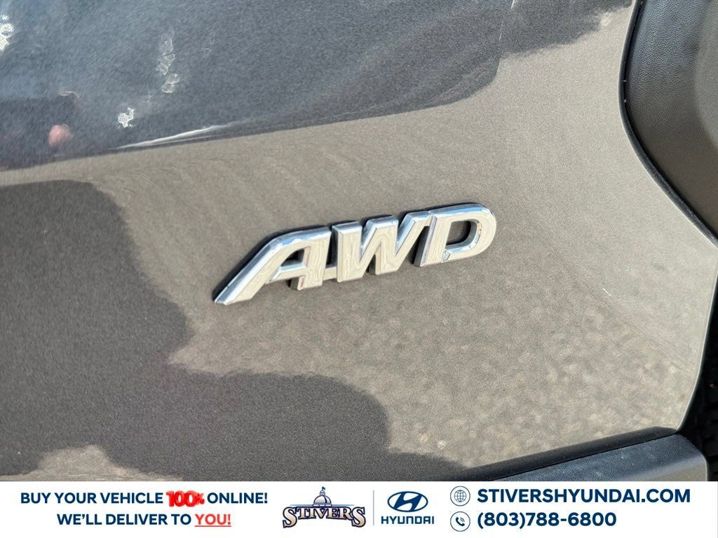 Used 2021 Toyota RAV4 XLE w/ Convenience Package AWD/4WD image 16