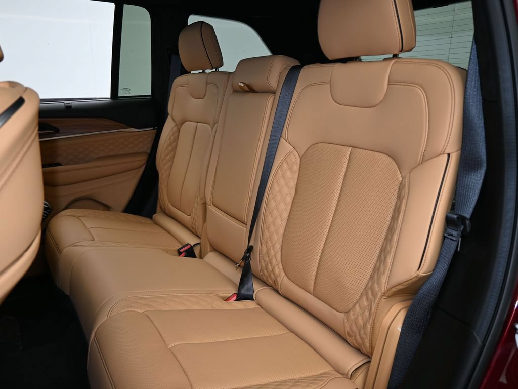 New 2025 Jeep Grand Cherokee Summit AWD/4WD image 32