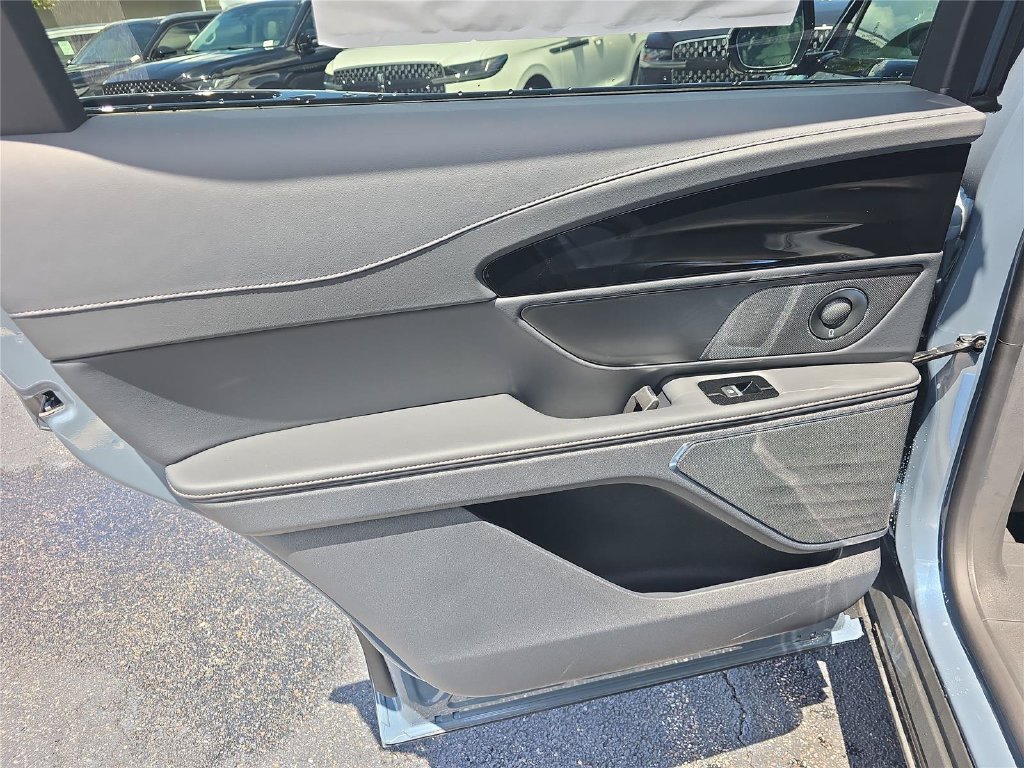 New 2026 Lincoln Nautilus Premier w/ Equipment Group 102A AWD/4WD image 9