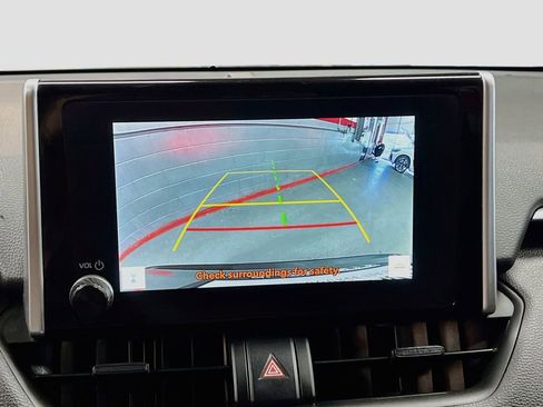 Used 2025 Toyota RAV4 XLE AWD/4WD image 14