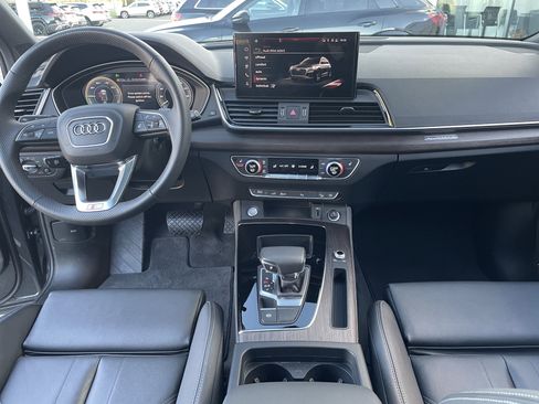 Certified 2025 Audi Q5 e Premium Plus w/ Premium Plus Package AWD/4WD image 8
