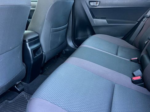 Used 2018 Toyota Corolla LE FWD image 15