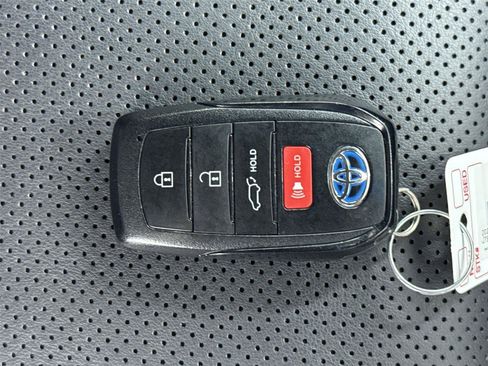 Used 2021 Toyota Venza XLE w/ Softex Package AWD/4WD image 33
