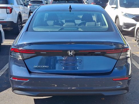 Used 2025 Honda Accord SE image 4