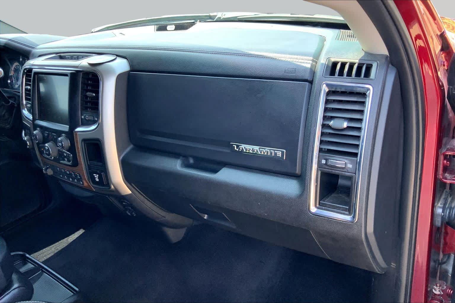 Used 2016 RAM 3500 Laramie w/ Cold Weather Group AWD/4WD image 18