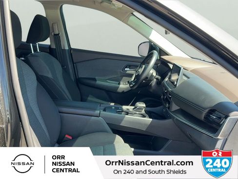 Used 2023 Nissan Rogue SV FWD image 11