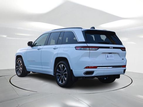 New 2025 Jeep Grand Cherokee Overland image 2