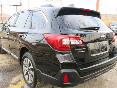 Used 2018 Subaru Outback 3.6R Touring image 3