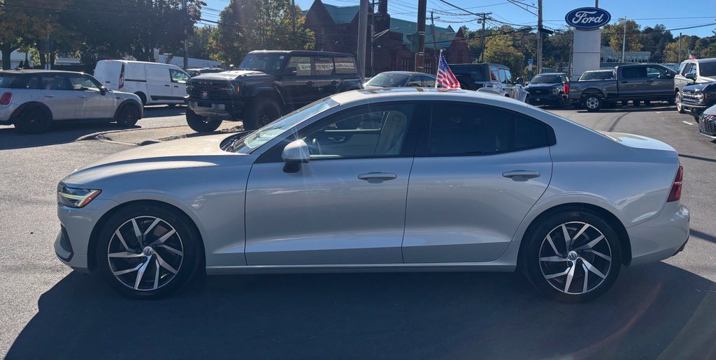 Used 2019 Volvo S60 T6 Momentum w/ Premium Package AWD/4WD image 3