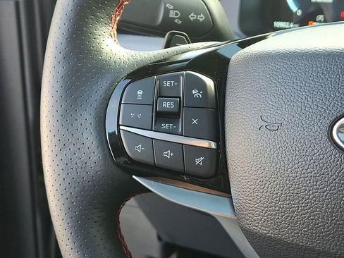 Used 2025 Ford Explorer ST image 26