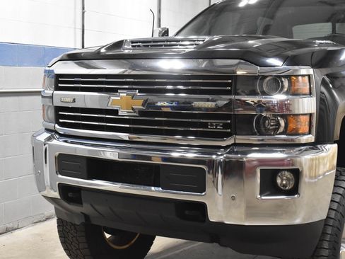 Used 2016 Chevrolet Silverado 2500 LTZ AWD/4WD image 30