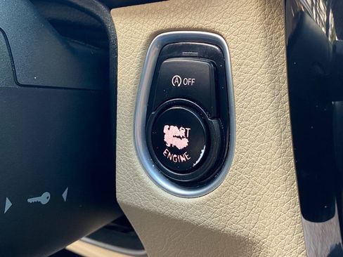 Used 2018 BMW 330i xDrive Sedan AWD/4WD image 17