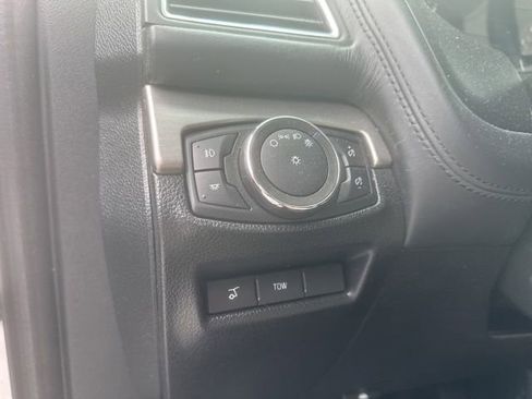 Used 2018 Ford Explorer Platinum AWD/4WD image 7