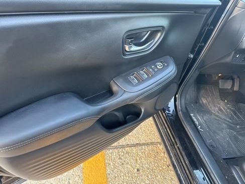Used 2025 Honda HR-V EX-L image 28