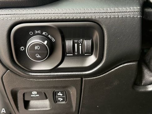 Used 2019 RAM 1500 Limited AWD/4WD image 14