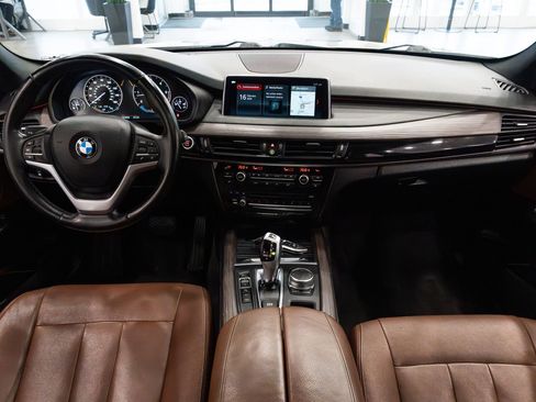 Used 2017 BMW X5 xDrive35d image 9