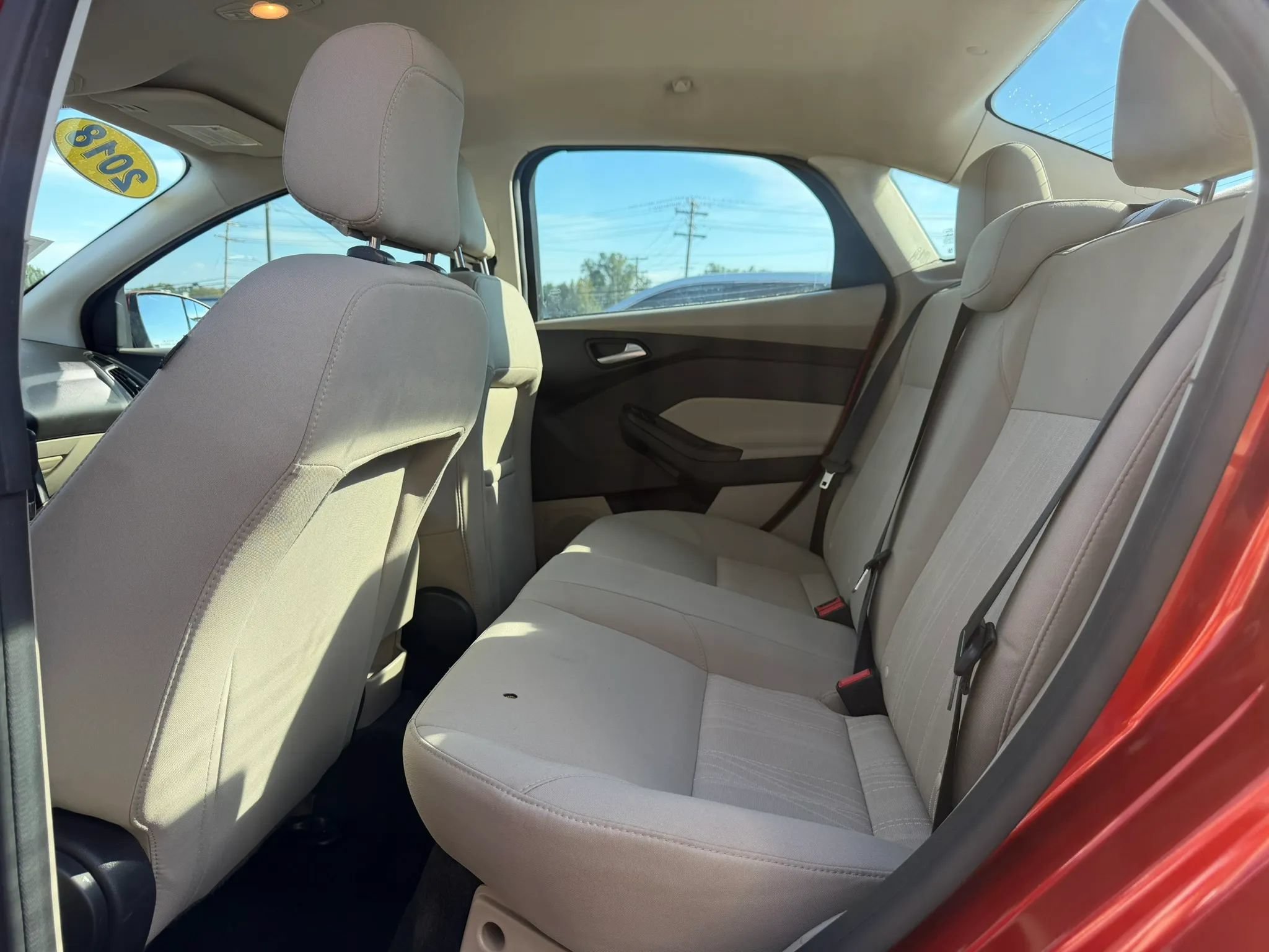 Used 2018 Ford Focus SE FWD image 14
