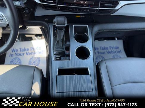 Used 2025 Toyota Sienna XLE FWD image 31