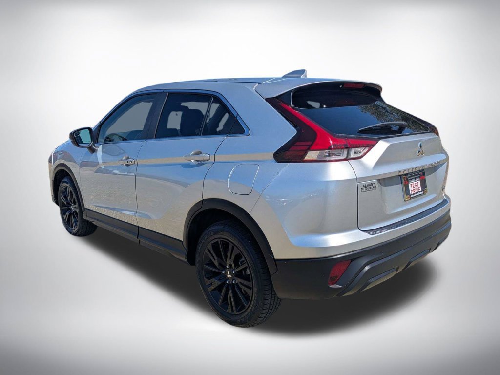 Used 2024 Mitsubishi Eclipse Cross LE AWD/4WD image 5