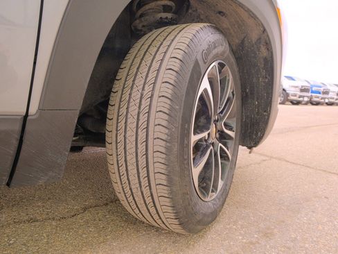 Used 2025 Chevrolet TrailBlazer LT image 48