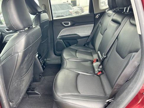 Used 2022 Jeep Compass Latitude w/ Convenience Group AWD/4WD image 5