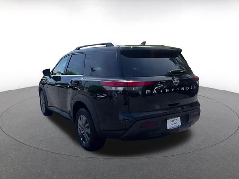 Used 2025 Nissan Pathfinder SV image 11