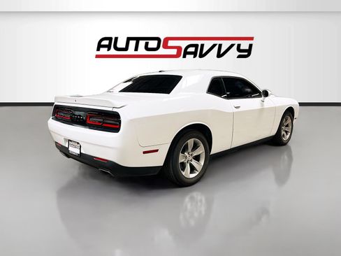 Used 2022 Dodge Challenger SXT RWD image 7