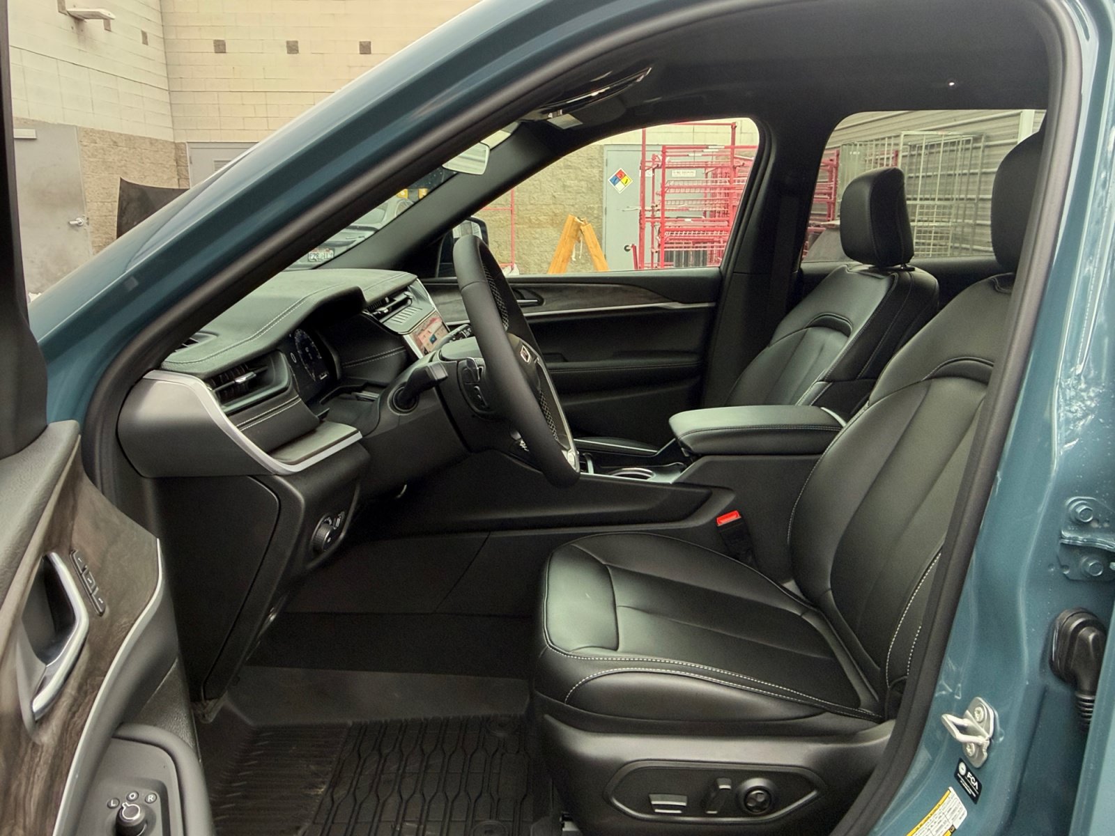 New 2027 Jeep Grand Cherokee Limited w/ Limited Altitude Package AWD/4WD image 11