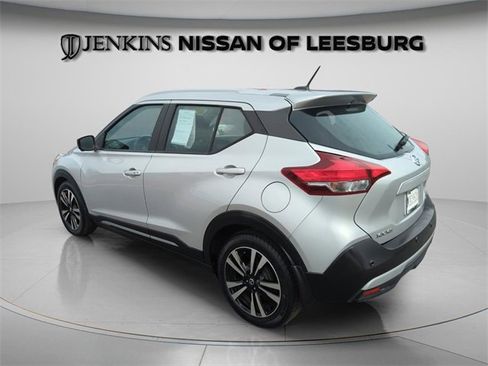Certified 2020 Nissan Kicks SR image 3