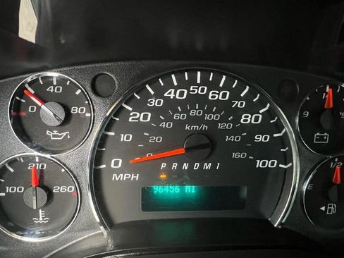 Used 2013 Chevrolet Express 2500 RWD image 23