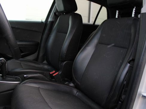 Used 2021 Chevrolet Trax LT image 26