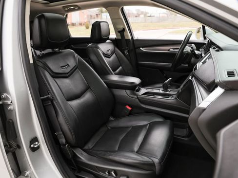 Used 2017 Cadillac XT5 Luxury w/ Driver Awareness Package image 23