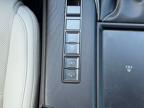 Used 2024 Lexus LX 600 4WD w/ Luxury Package image 25