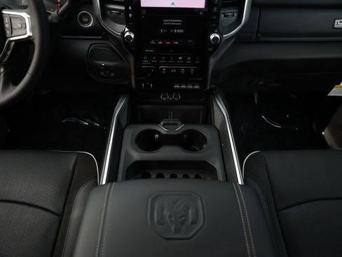New 2026 RAM 3500 Laramie AWD/4WD image 28