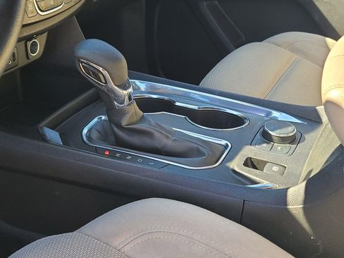 Used 2023 Chevrolet Traverse LS AWD/4WD image 9