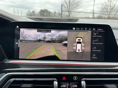 Used 2021 BMW X7 M50i w/ Executive Package image 27