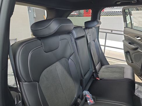 New 2026 Jeep Grand Cherokee Altitude image 11