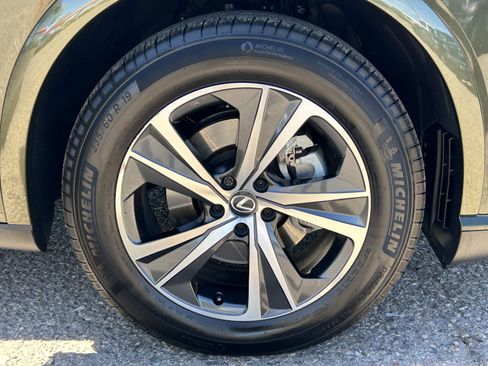 Used 2024 Lexus RX 350 FWD w/ Technology Package image 8