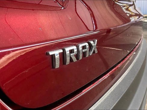 Used 2024 Chevrolet Trax LS w/ LS Convenience Package image 10