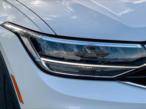 Used 2024 Volkswagen Tiguan SE R-Line image 25