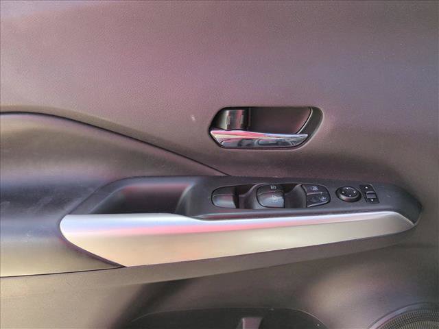 Used 2020 Nissan Kicks SR w/ SR Premium Package FWD image 11
