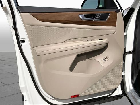 New 2026 Volkswagen Atlas SE FWD image 10