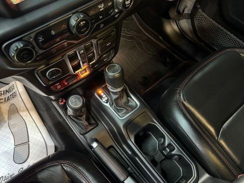 Used 2019 Jeep Wrangler Unlimited Rubicon AWD/4WD image 40