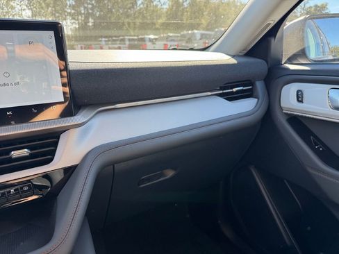 New 2026 Ford Explorer Active image 36