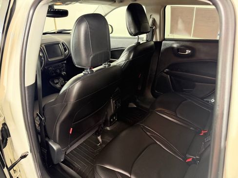 Used 2018 Jeep Compass Trailhawk w/ Leather Interior Group AWD/4WD image 15