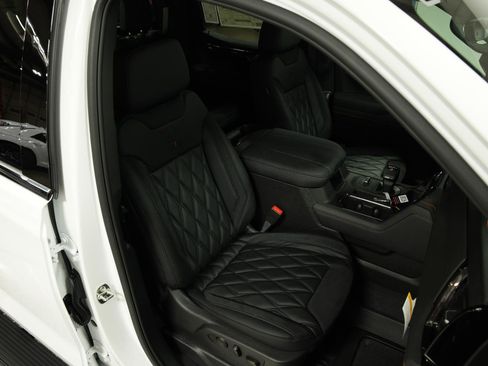 New 2025 GMC Sierra 1500 AT4 w/ AT4 Premium Package image 18